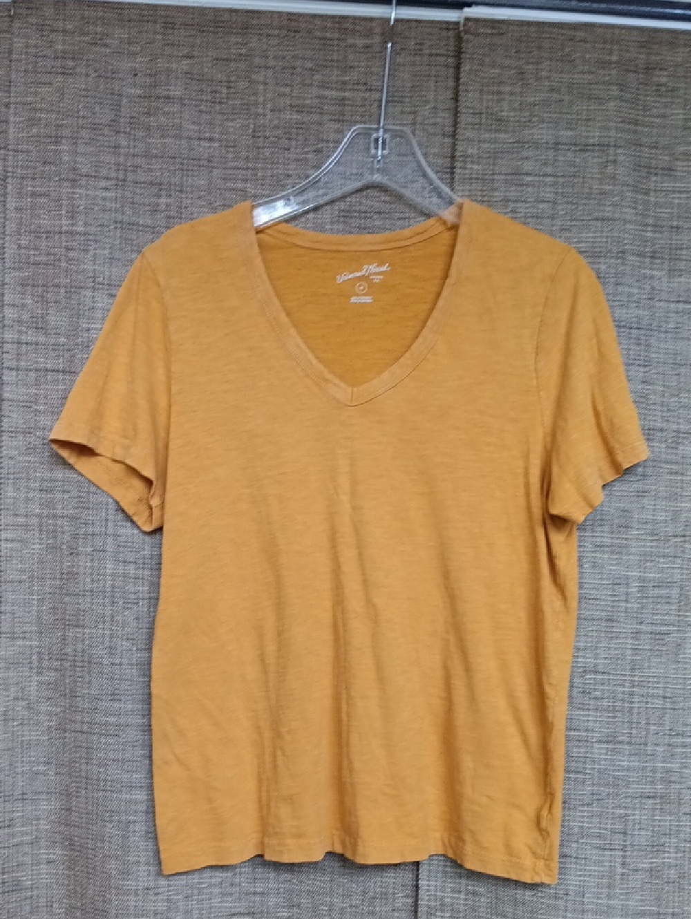Universal Thread Women's V-Neck Tee  Mustard Color